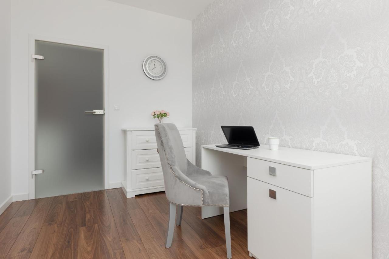 Glamorous Wilanow Apartment By Renters Warsaw Exterior photo